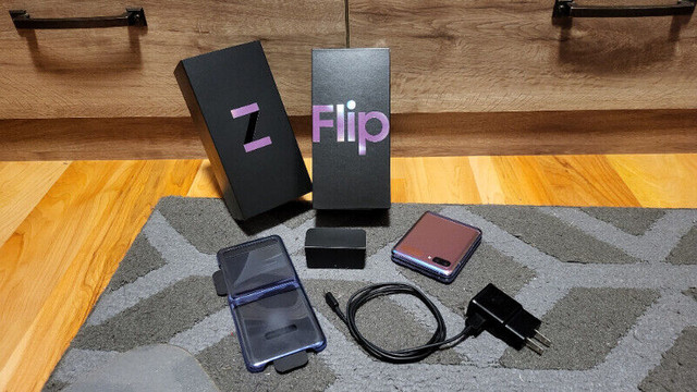 Samsung Galaxy Z Flip Mirror Purple w/ Accessories & Bonus Item in Cell Phones in Leamington - Image 4