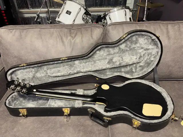 Epiphone Les Paul Classic Worn Purple in Guitars in London - Image 9