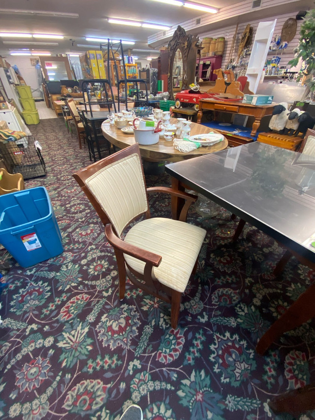 Table and Chair set in Industrial Kitchen Supplies in Fredericton - Image 2