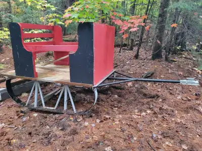 What can I say its an awsome sled that you can hook up to an ATV or hitch. Located in Muskoka near H...