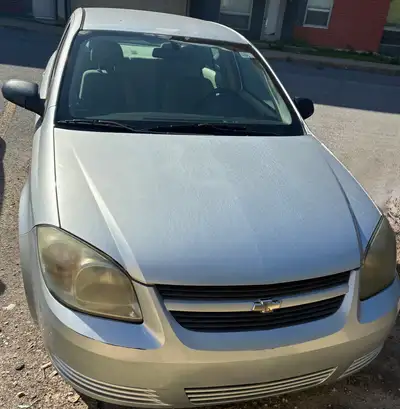 Chevrolet Cobalt 2010, 130000 km , Automatique, 4 portes. Très bonne condition. Inclut 4 pneus d’été...