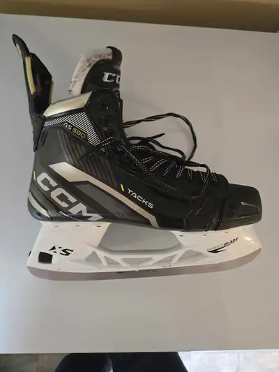 Senior CCM AS580 skates, View more