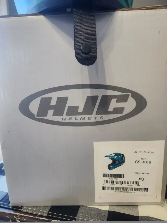 Dirt bike helmets in Motorcycle Parts & Accessories in Windsor Region - Image 5