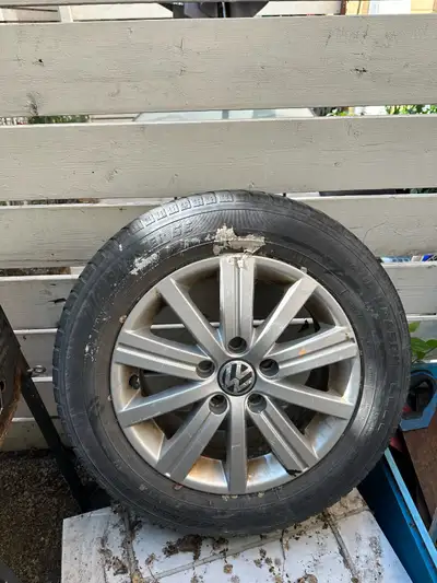 Selling different sizes all season tires 195/65R15 - 185/65R14 $50 for 1