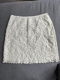Club Monaco White Lace Skirt - size 00