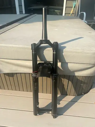 Rock Shox ZEB Select+, View more