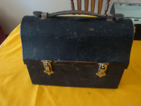 VINTAGE BLACK METAL LUNCH BOX