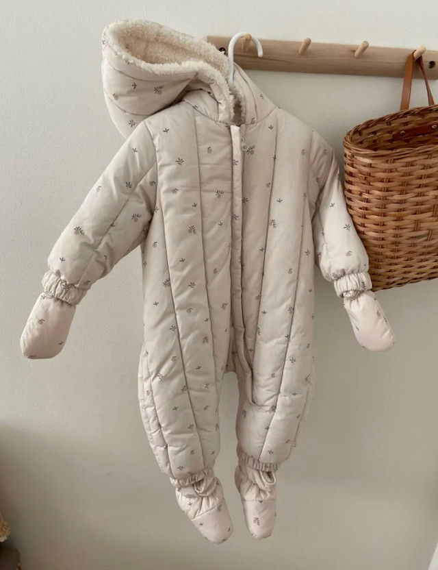 Habit de neige/ manteau Zara taille 9-12 mois dans Vêtements - 9 à 12 mois  à Ville de Montréal