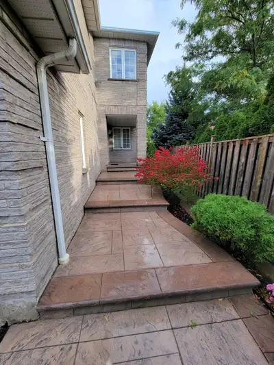 Family / Group /Roommates 3+1BR 2.5B Upper Detached House $3,200