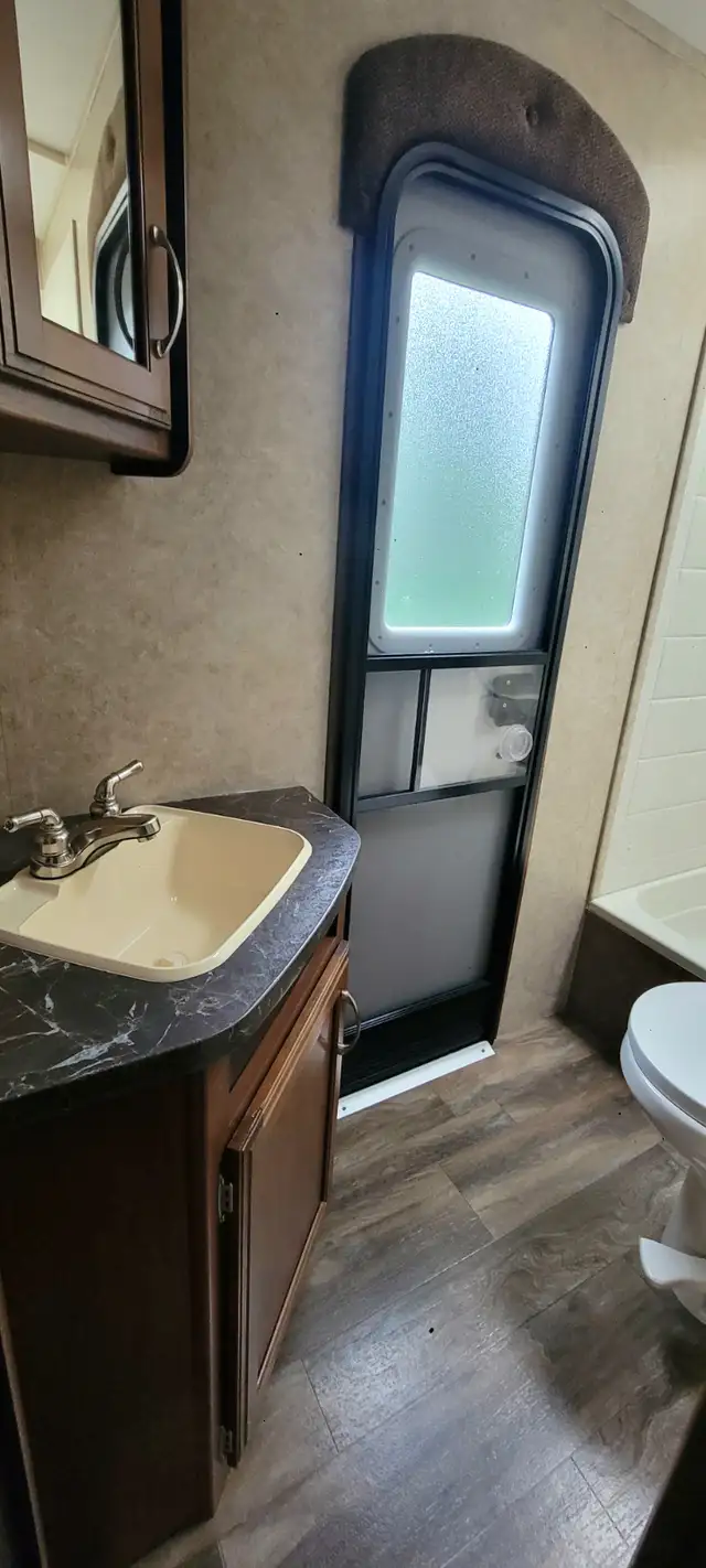 2017 Jayco White Hawk 28 DSBH travel trailer in Other in Hamilton - Image 6