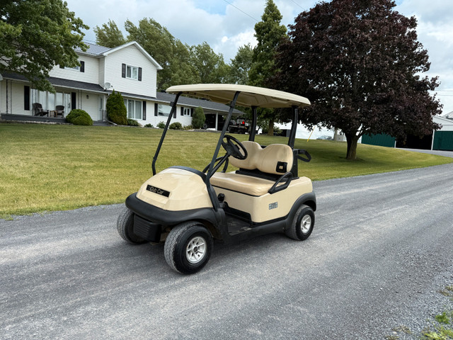 Club Car Precedent Gas Golf Cart , Very Clean !  in ATVs in Ottawa