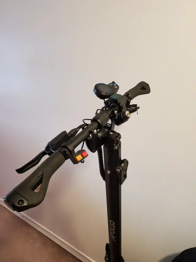 Apollo Ghost electric scooter in eBike in London - Image 6