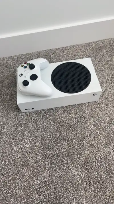 Xbox one series s with headset