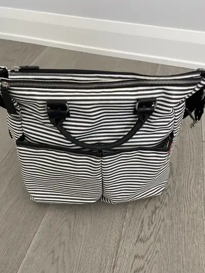 Stylish SkipHop diaper bag EUC, View more