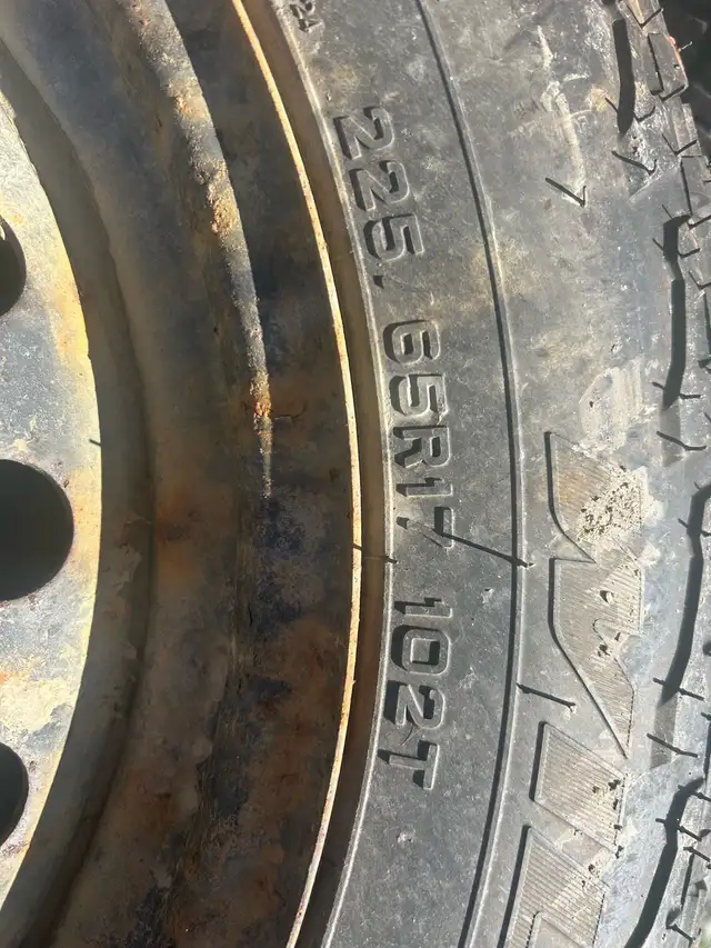 2 sets winter tires/ rims in Tires & Rims in Cape Breton - Image 4