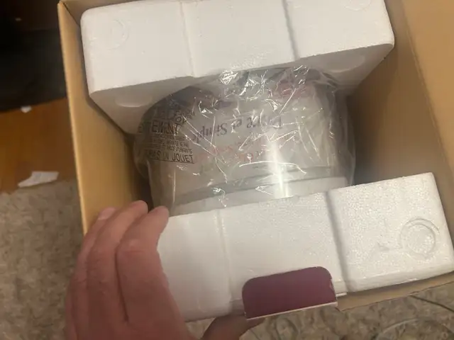 BNIB Cuisinart - Frozen Yoghurt Ice Cream & Sorbet Maker62863276677635123