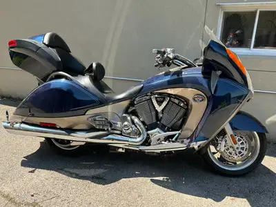 En excellente condition: à voir!! Avec option reculons électrique de Victory. Vente privée, 1 seule...