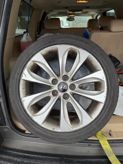 Set a four wheel wheels and tires off my 2011 Hyundai Sonata. 18 inch rims. Pick up in Whitby. Tires...