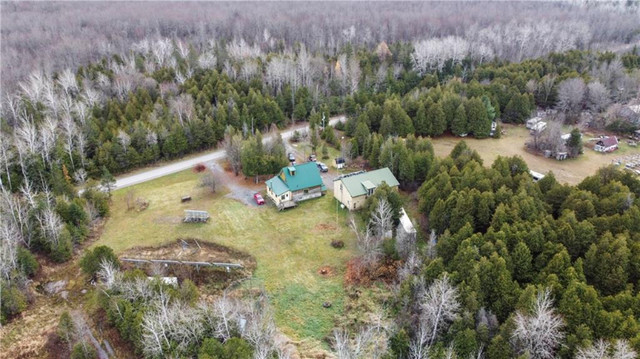 18 Acre Solar Powered Log Home with 3 Bay Shop! in Houses for Sale in Ottawa
