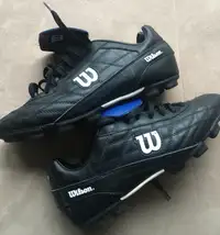 Willson soccer shoes ,mens , cleats great conditions 