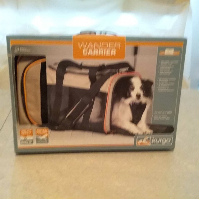 Small Travel Pet Carrier Case  in Accessories in Sudbury - Image 2