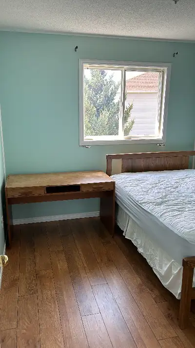 Hi! I’m currently in search of a roommate to share my house with! I’m a fourth year UW student (fema...
