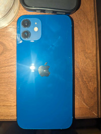 iPhone 12 Bleu 64 GB en superbe condition 