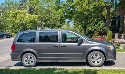 Reliable and comfortable family mover, selling as children are older and have purchased another vehi...