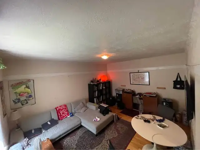 2 bedrooms - 1 bathroom