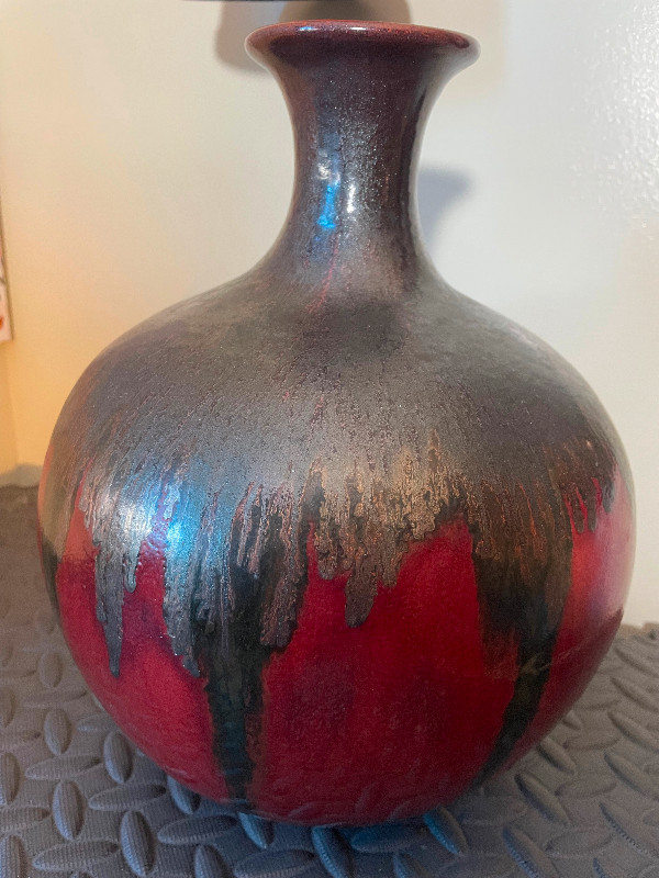 Hand Made Pottery Vase in Home Décor & Accents in City of Halifax - Image 2