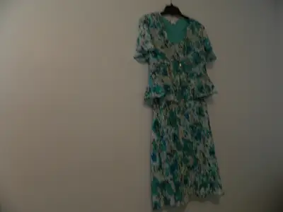 NEW summer dress set, in a size 12...purchased some time ago, but never reduced low enough to ever w...