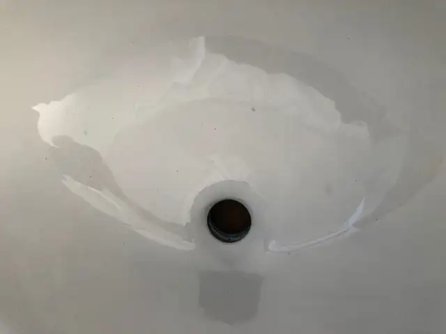 Lavabo en fonte blanc in Plumbing, Sinks, Toilets & Showers in Longueuil / South Shore - Image 3