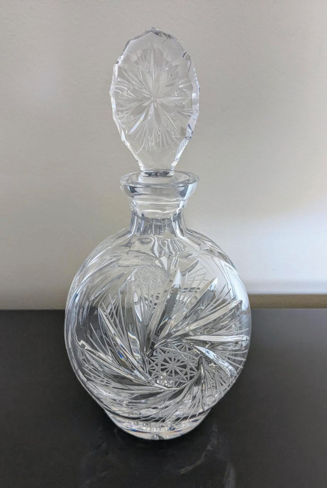 LARGE Collection Of Assorted Crystal Pieces in Home Décor & Accents in Vancouver - Image 3