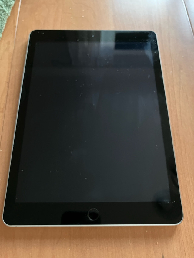 iPad 5 32gb  dans iPad et tablettes  à Lévis - Image 2