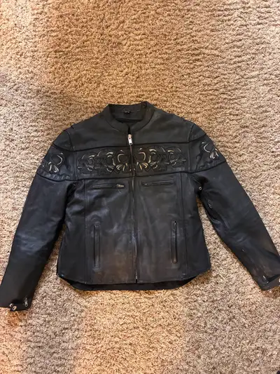 Jacket size 44 (tight fitting medium) Helmet (shorty/skull cap) Camo Thigh bag $150 for all 3 items....