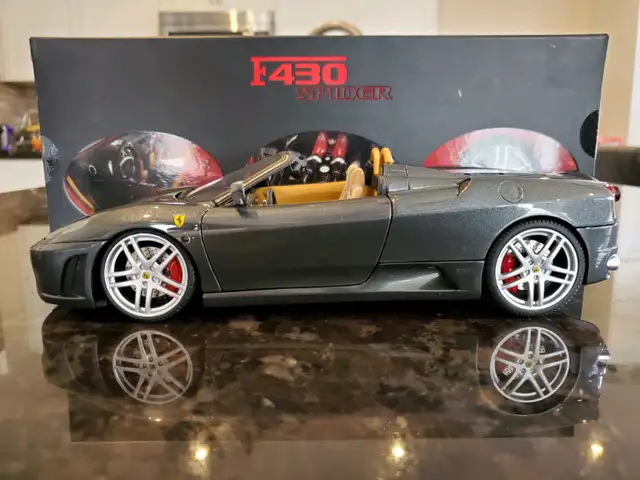 1:18 Diecast Hot Wheels Elite Ferrari F430 Spider Metallic