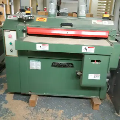 Model No. 15-260M1 (Discontinued) Excellent machine for wide sanding. Single phase. Extra sanding be...