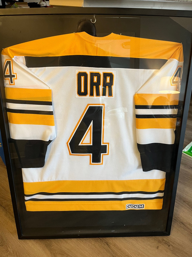 BOBBY ORR AUTOGRAPHED JERSEY! in Arts & Collectibles in Calgary - Image 2