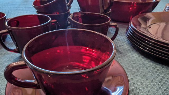 Ensemble- Set vaisselle vintage Hocking red collection dans Vaisselle et articles de cuisine  à Ville de Montréal - Image 3