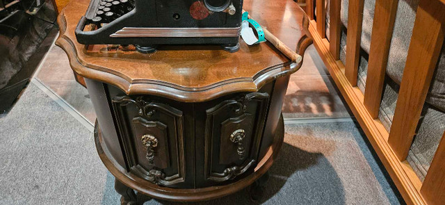 Meubles antique Commode table de nuit/ Dresser and night table dans Commodes et armoires  à Sherbrooke - Image 3