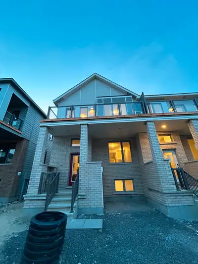 Rental Listing Welcome to your dream home! This spacious and inviting 4-bedroom, 4-bathroom house wi...