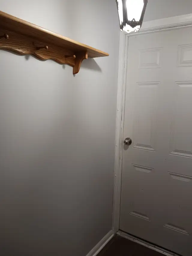 418 Rubidge St, Peterborough (Ground Floor) 2 BRMS in Long Term Rentals in Peterborough - Image 5