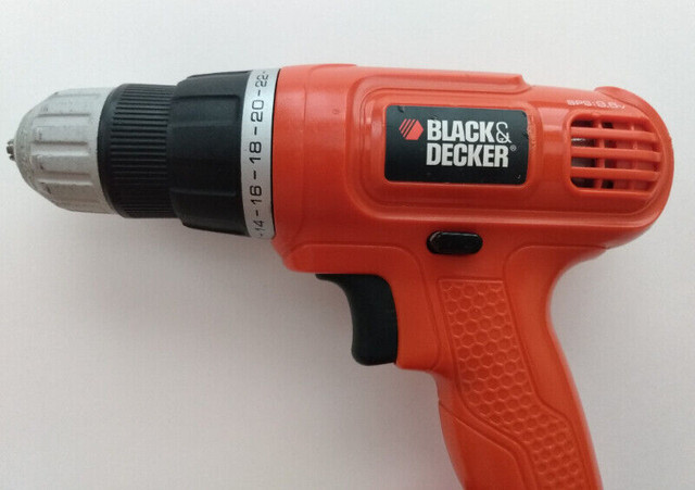 BLACK+DECKER GC9600 Cordless Drill/Driver With 9.6V Battery. in Power Tools in City of Toronto - Image 2
