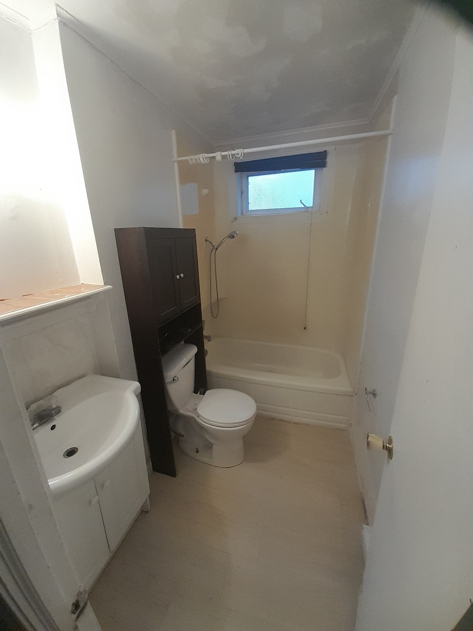 2-Bedroom Above Ground Basement apartment for Rent 4