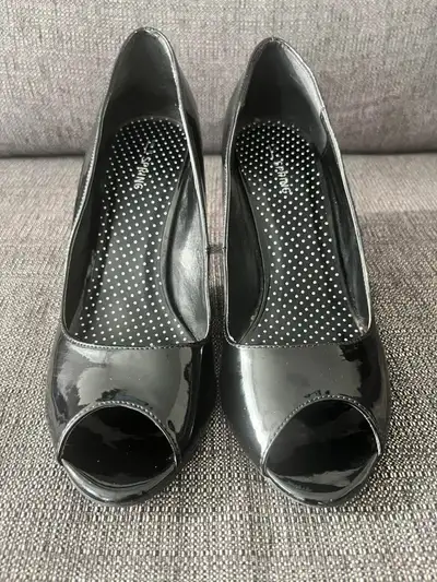 Black heels - Size 10, View more