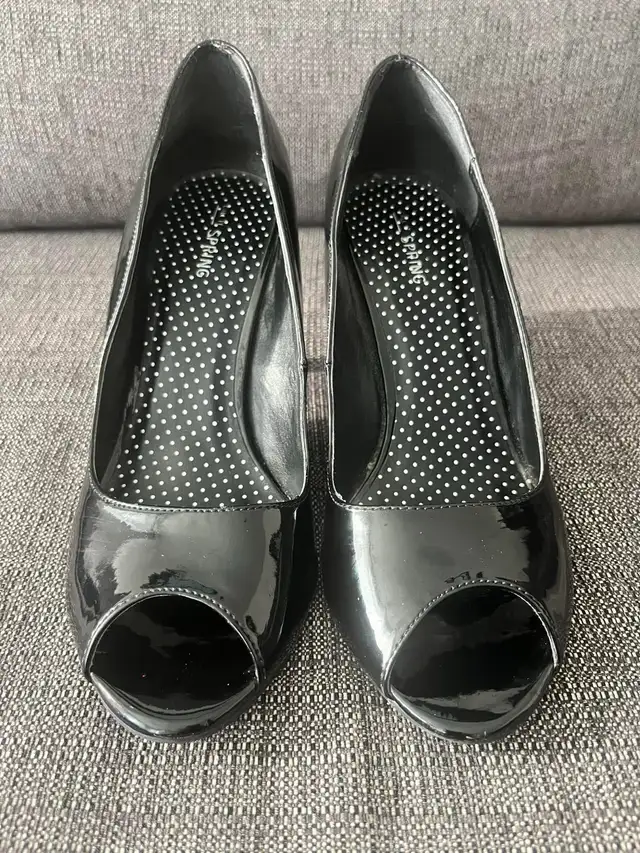 Black heels - Size 10 in Women's - Shoes in Sudbury - Image 2