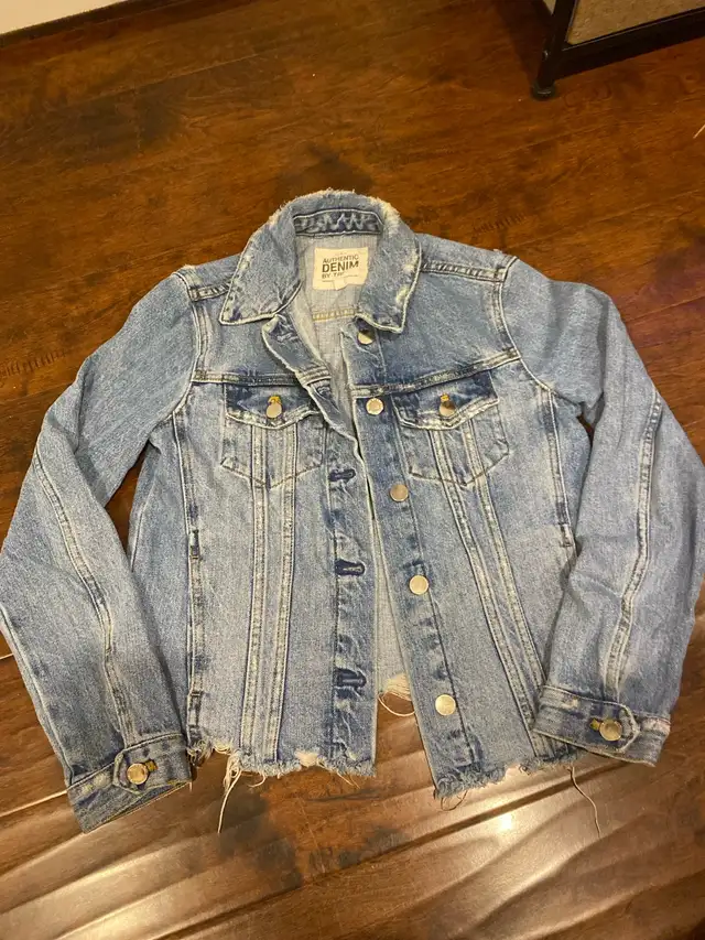 Women’s Denim Jacket in Women's - Tops & Outerwear in Hamilton - Image 4