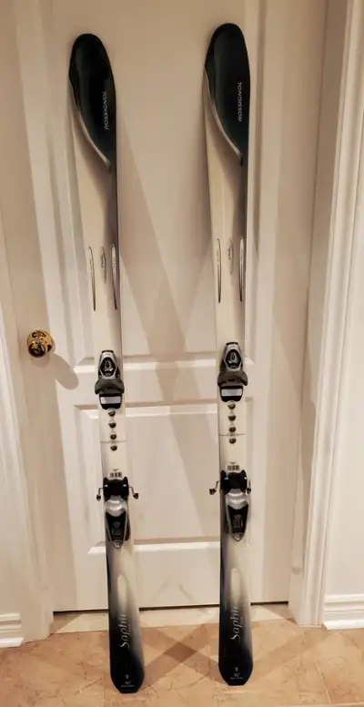 Rossignol Saphir woman alpine skis with Saphir 100 bindings length 167 cm Made in France Used twice...