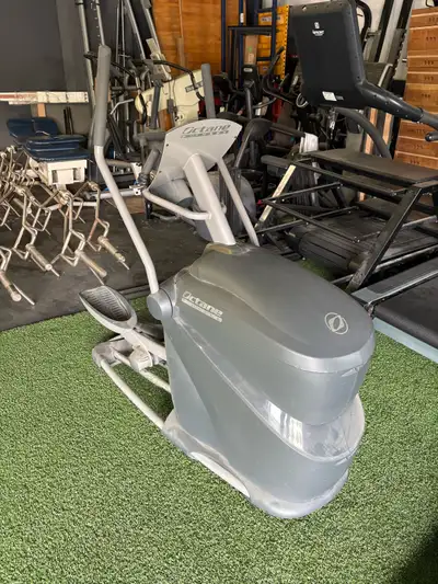 Octane Fitness eliptical for sale. I’m good condition used sparingly at home. Perfect for a home gym...