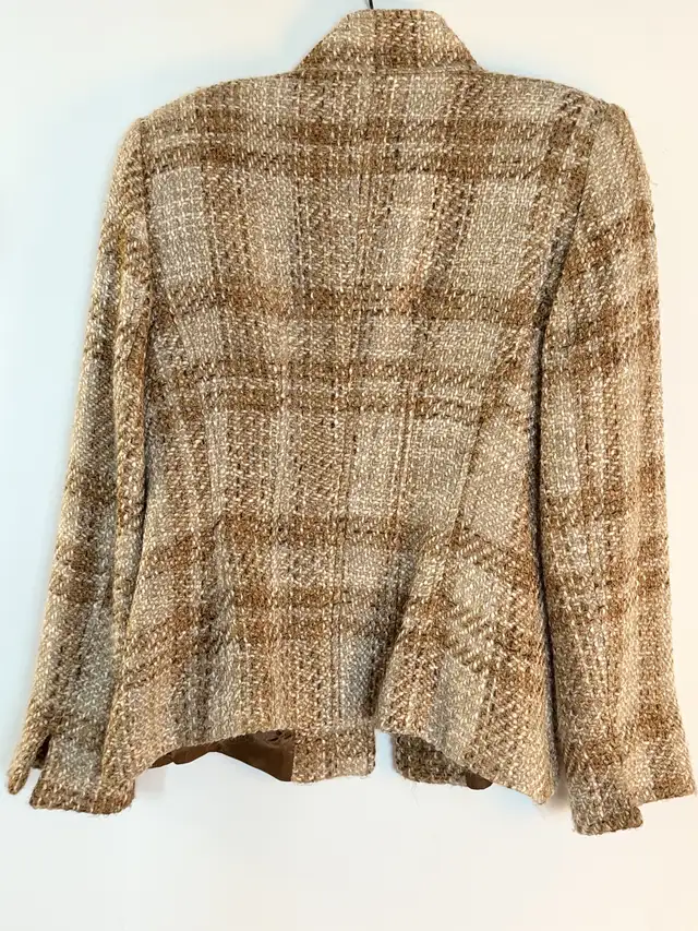 Blazer Women in Women's - Tops & Outerwear in City of Montréal - Image 4